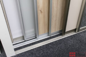 Vyberte si z široké palety možností výplní posuvných dveří.