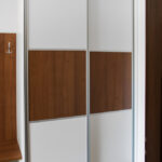 Mline vestavěné skříně do předsíně jsou stylové, praktické a vyrobené na míru vašim přáním i finančním možnostem.