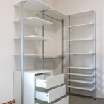 Systém regálů MULTI nabízí flexibilitu a efektivitu pro každý kancelářský prostor.