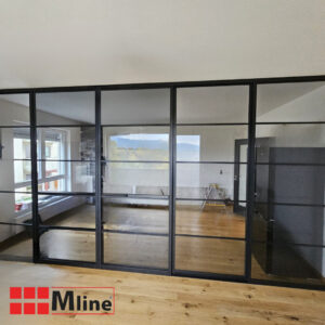 moderní prosklené posuvné dveře k předělení místností